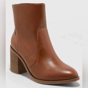 Universal Thread Cleo heeled ankle bootie